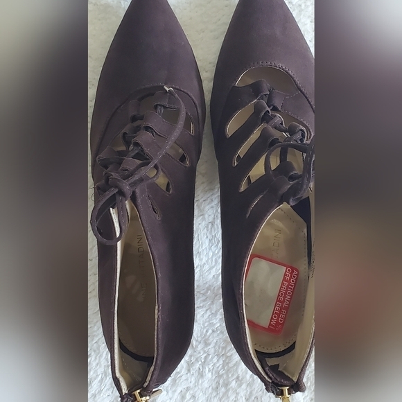 Adrienne Vittadini Fealy Women US 7.5 M Brown 90s Bootie Pump Heel‎ Suede - Picture 9 of 14